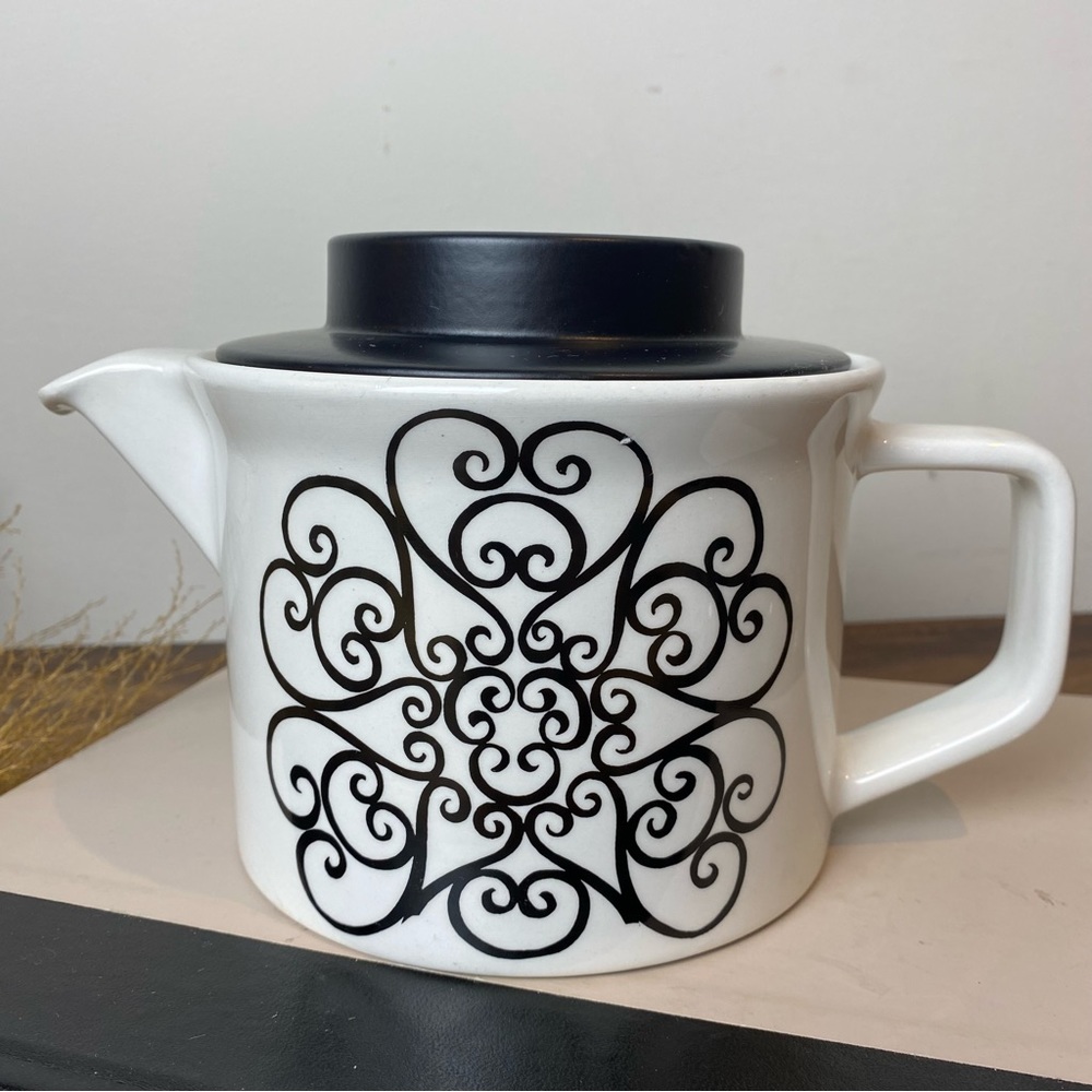Johnson Bros England MCM Teapot, Medallion Design